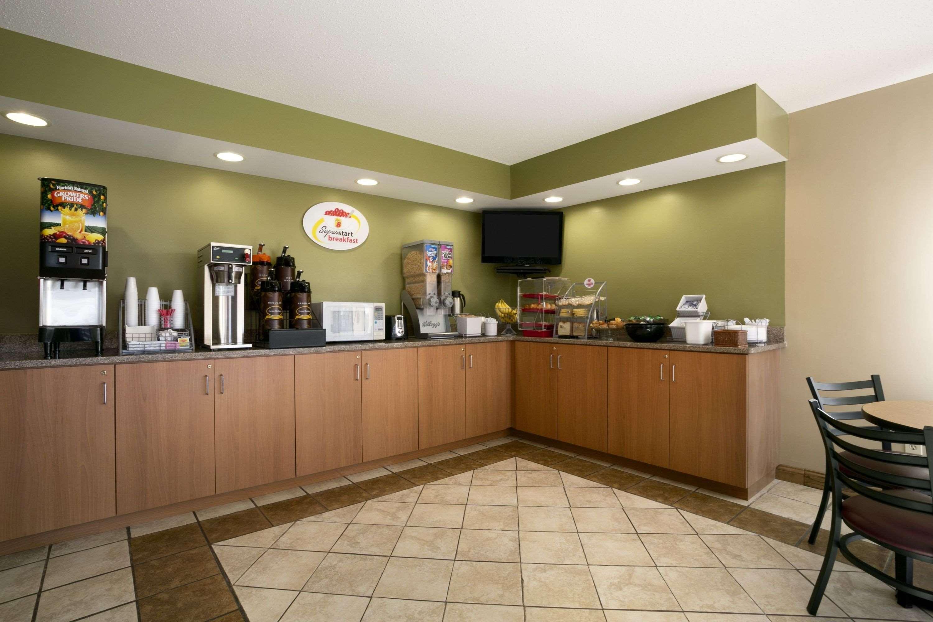 Super 8 By Wyndham Columbia City Buitenkant foto